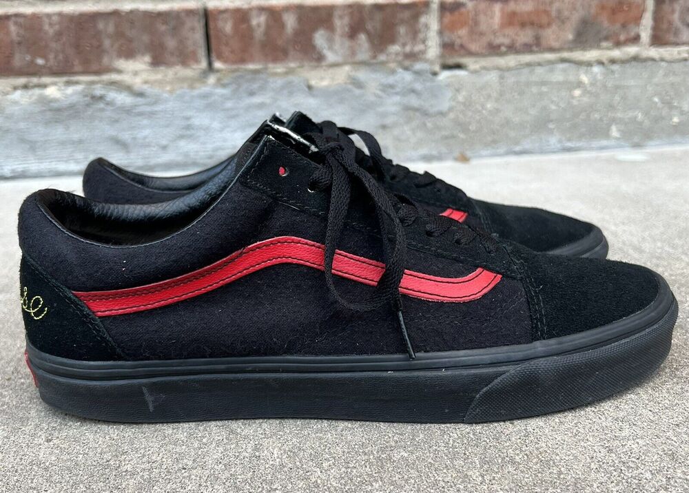 Vans Disney Mickey Mouse Low Top Skate Shoes Mens Size 11 / Womens 12.5 Blk Red